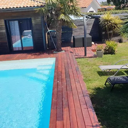 Avec Piscine Chauffee בית נופש